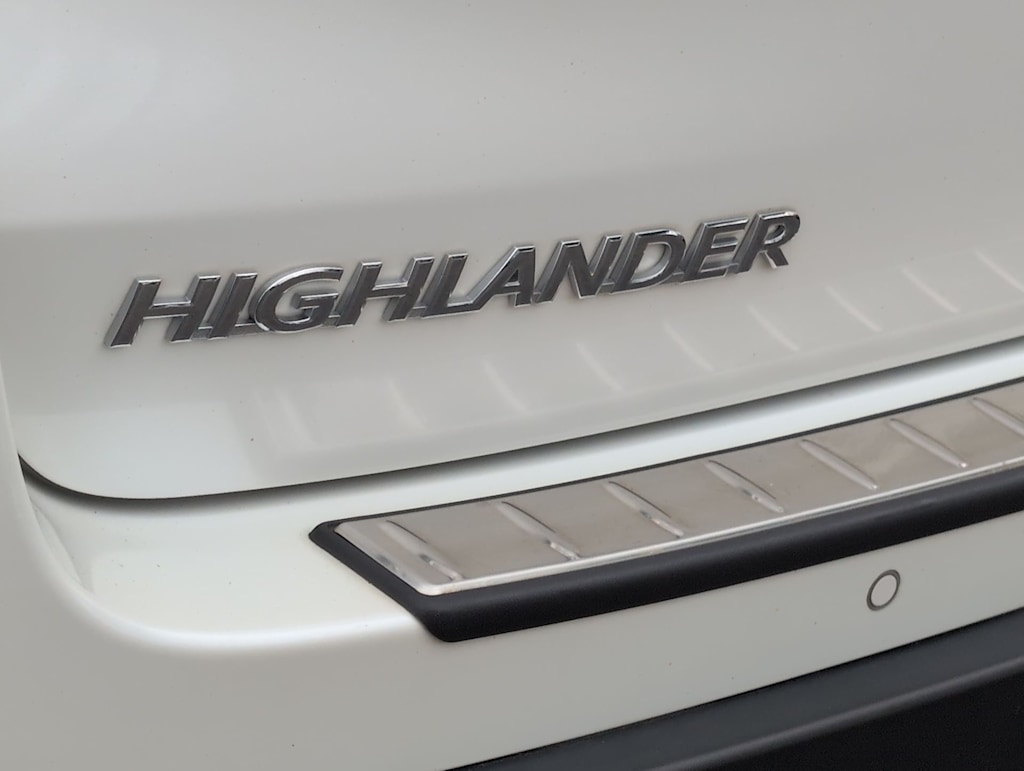 Thumbnail: 2018 Toyota Highlander - 23