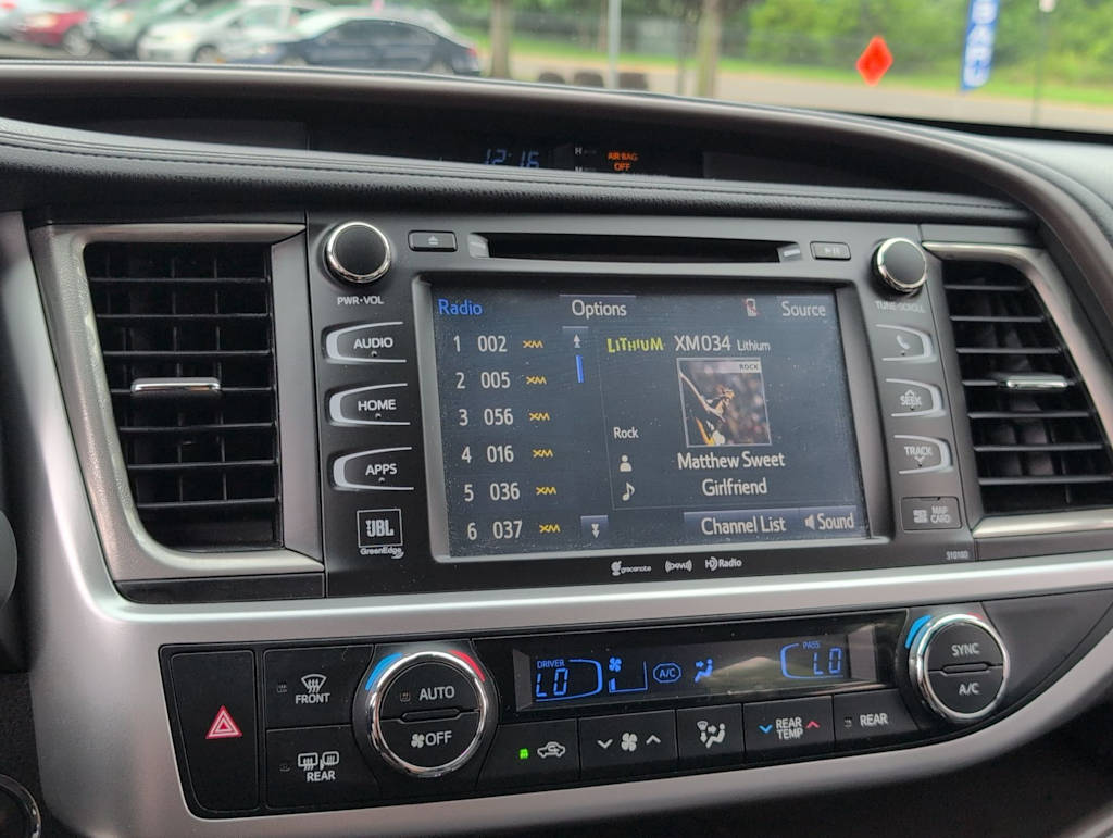 Thumbnail: 2018 Toyota Highlander - 14