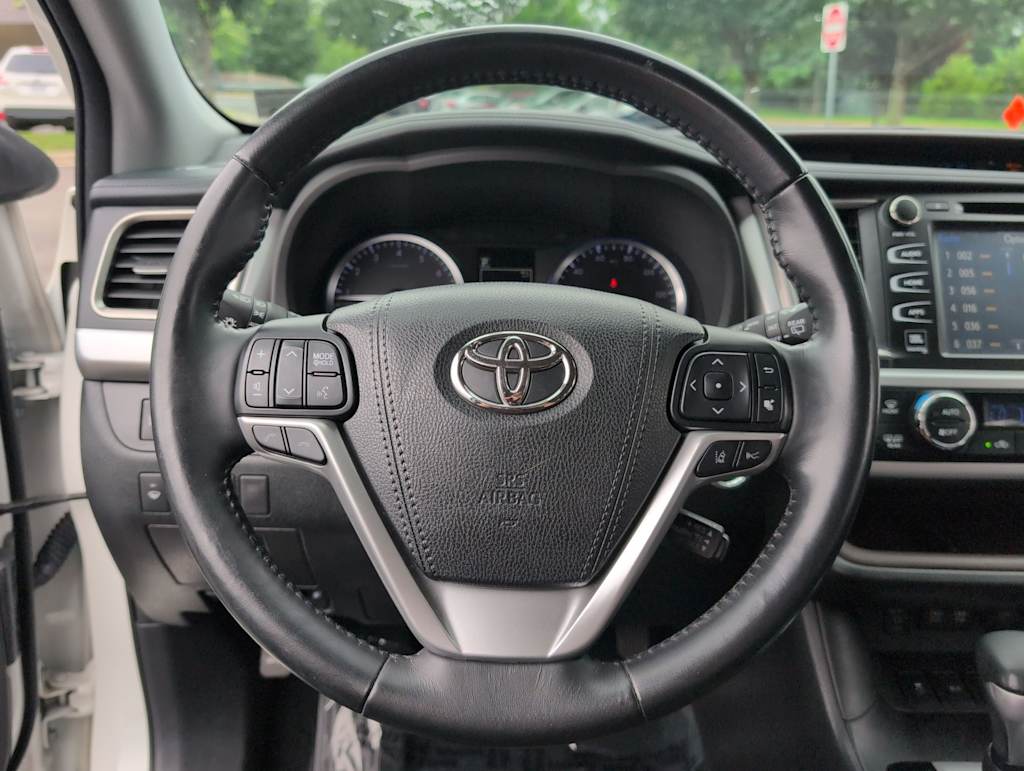 Thumbnail: 2018 Toyota Highlander - 13