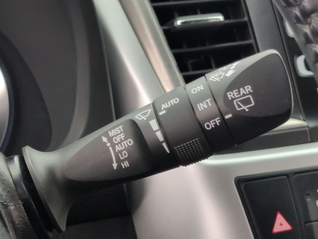 Thumbnail: 2018 Toyota Highlander - 15
