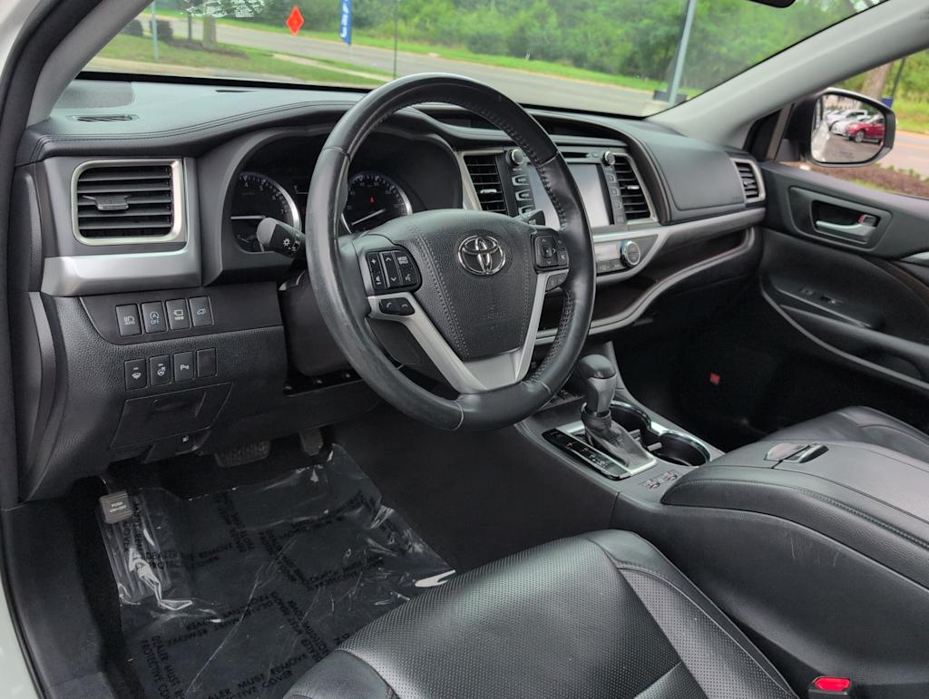 Thumbnail: 2018 Toyota Highlander - 2