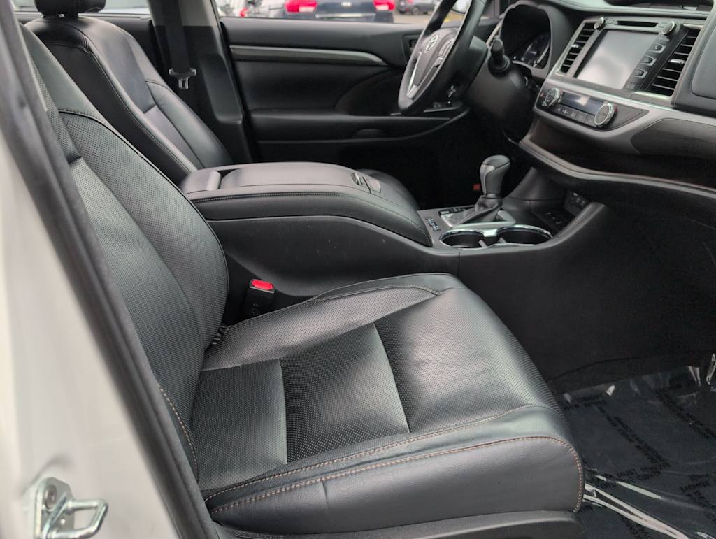Thumbnail: 2018 Toyota Highlander - 11