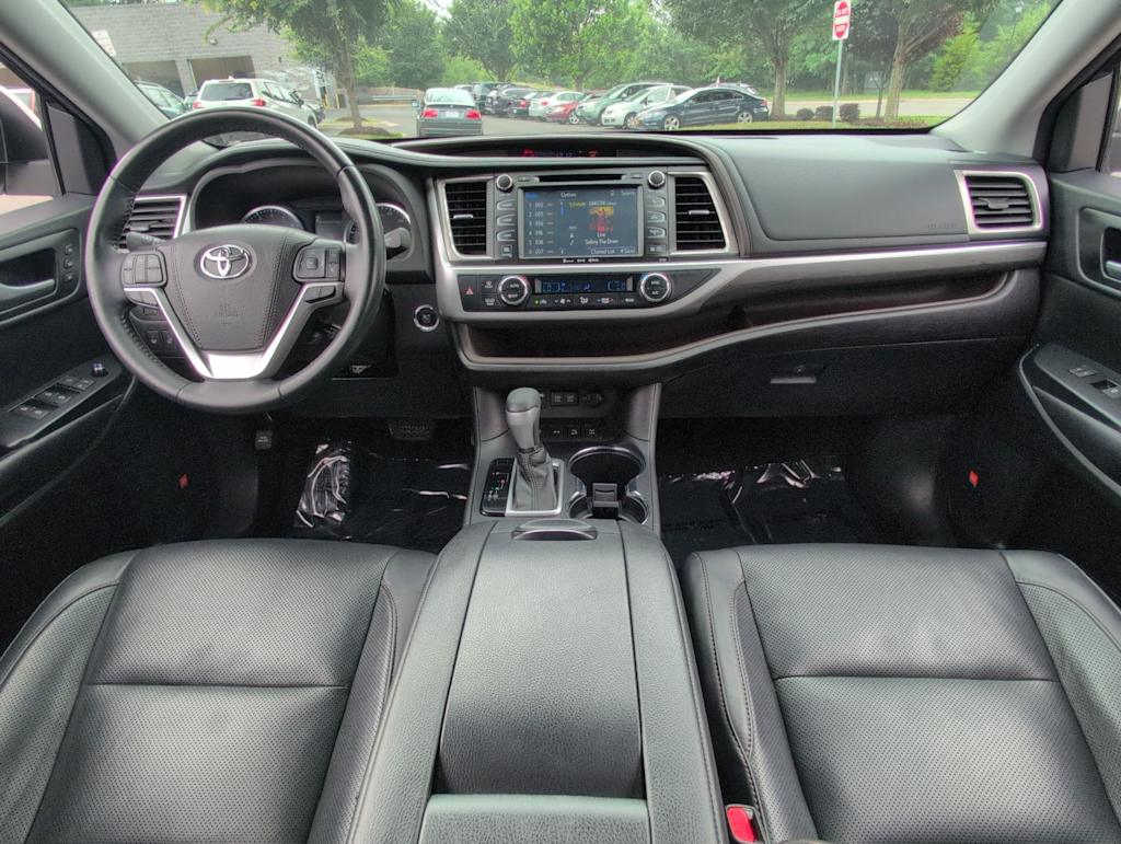 Thumbnail: 2018 Toyota Highlander - 9