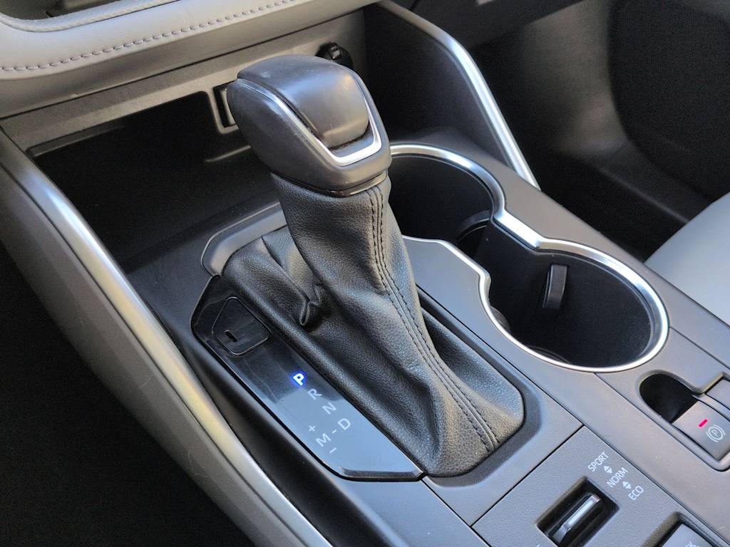 Thumbnail: 2021 Toyota Highlander - 15