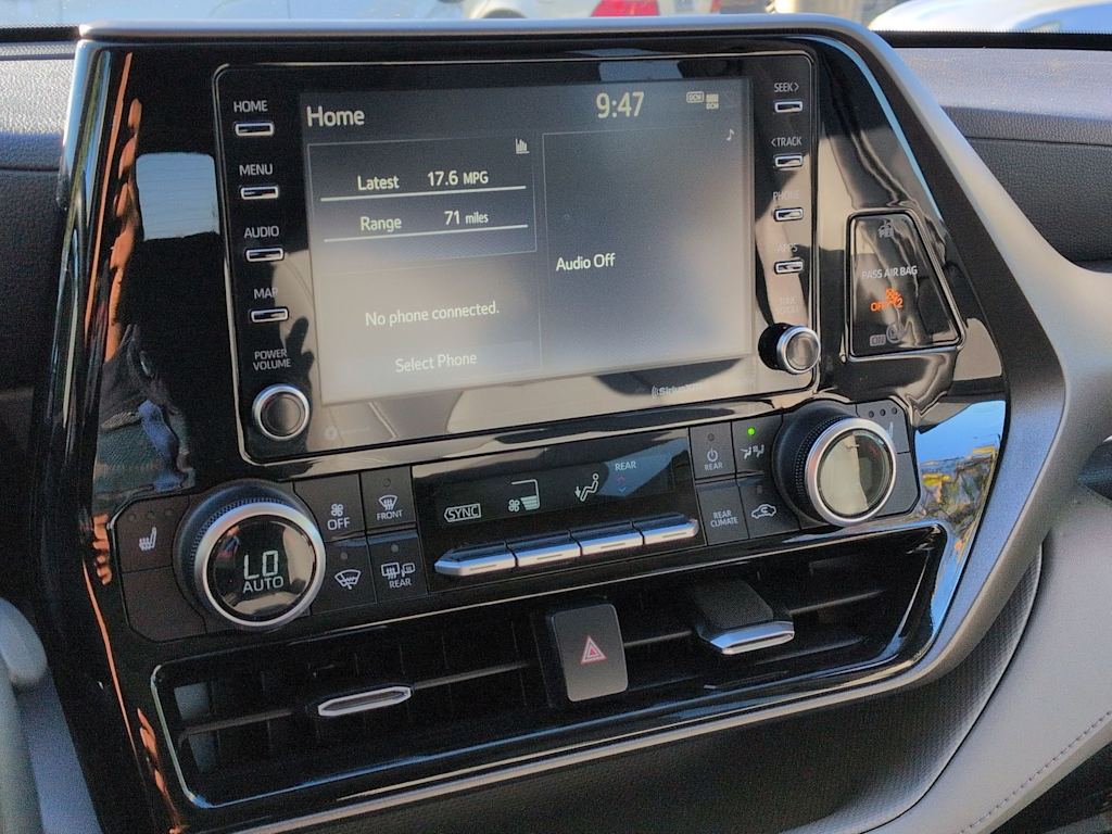 Thumbnail: 2021 Toyota Highlander - 14