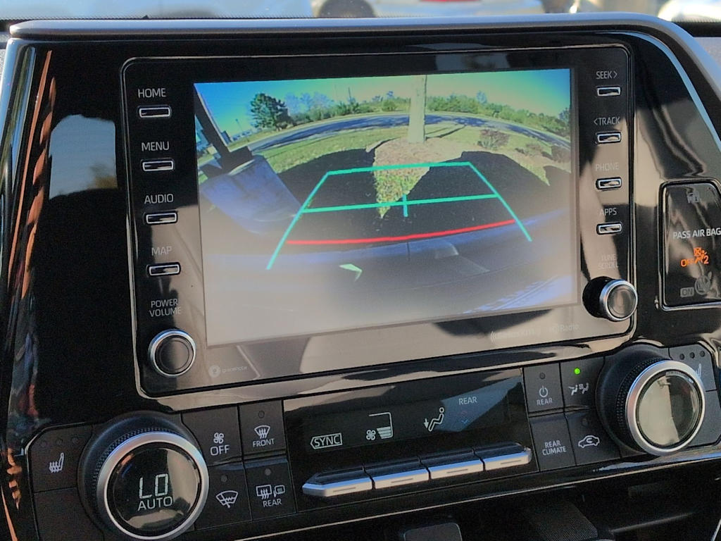 Thumbnail: 2021 Toyota Highlander - 32