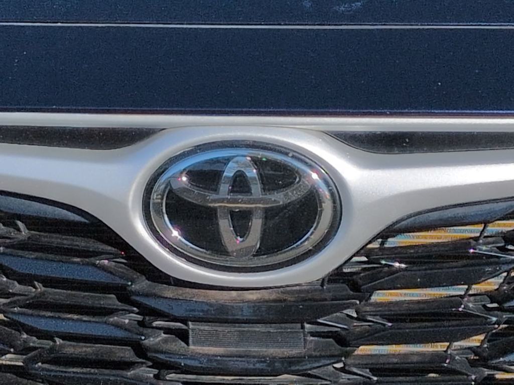 Thumbnail: 2021 Toyota Highlander - 7