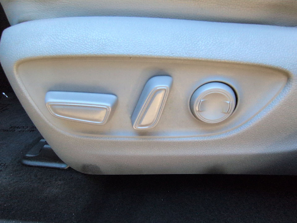 Thumbnail: 2021 Toyota Highlander - 25