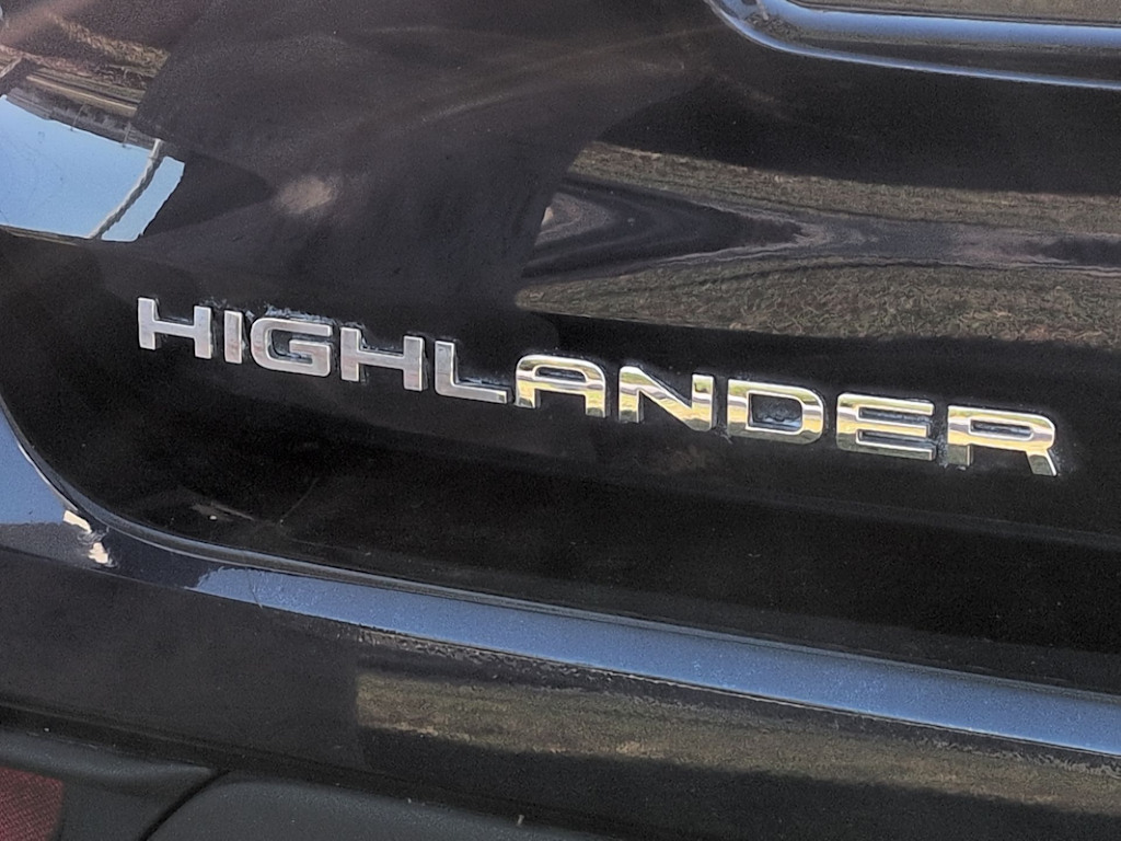 Thumbnail: 2021 Toyota Highlander - 24