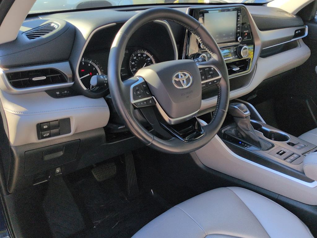 Thumbnail: 2021 Toyota Highlander - 2