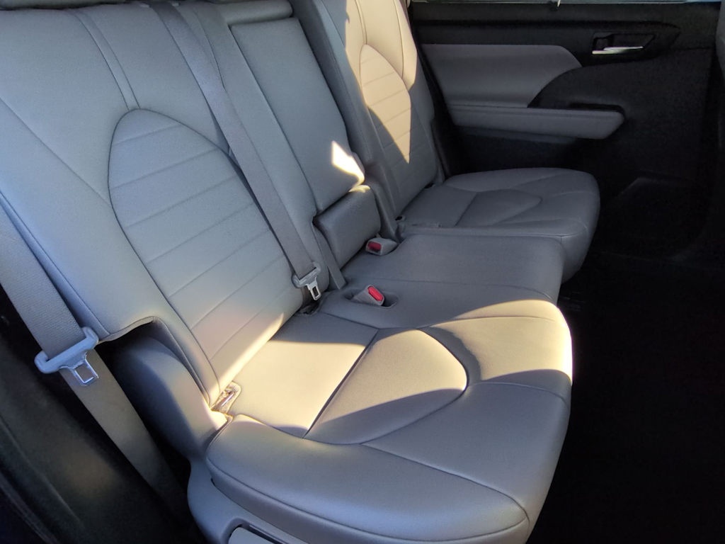 Thumbnail: 2021 Toyota Highlander - 18