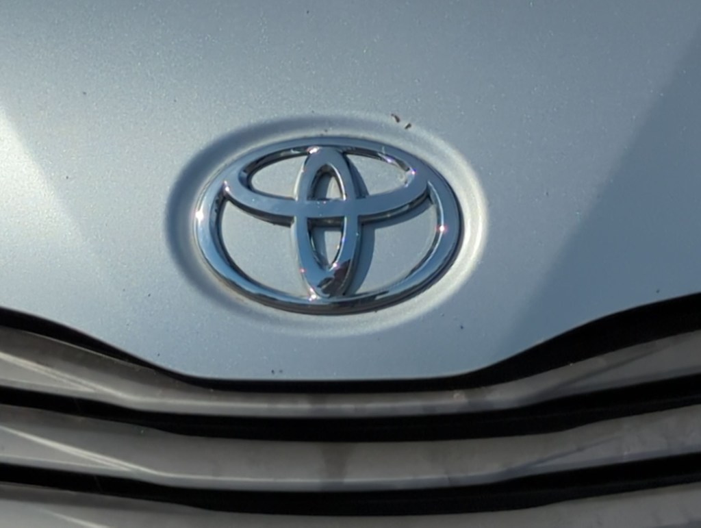 Thumbnail: 2011 Toyota Sienna - 3