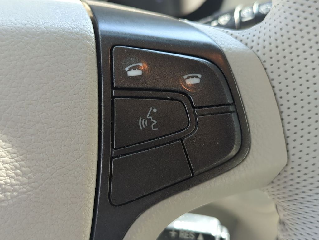 Thumbnail: 2011 Toyota Sienna - 19