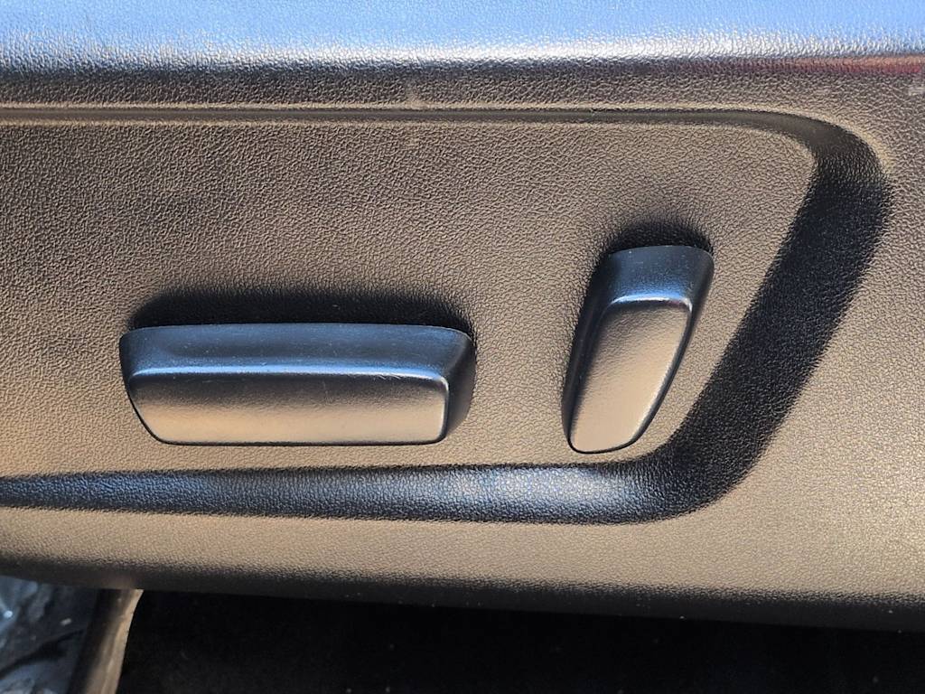 Thumbnail: 2020 Toyota Tundra - 26