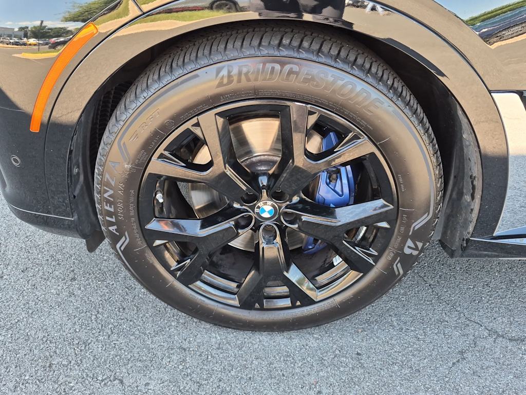 Thumbnail: 2022 BMW X7 - 7