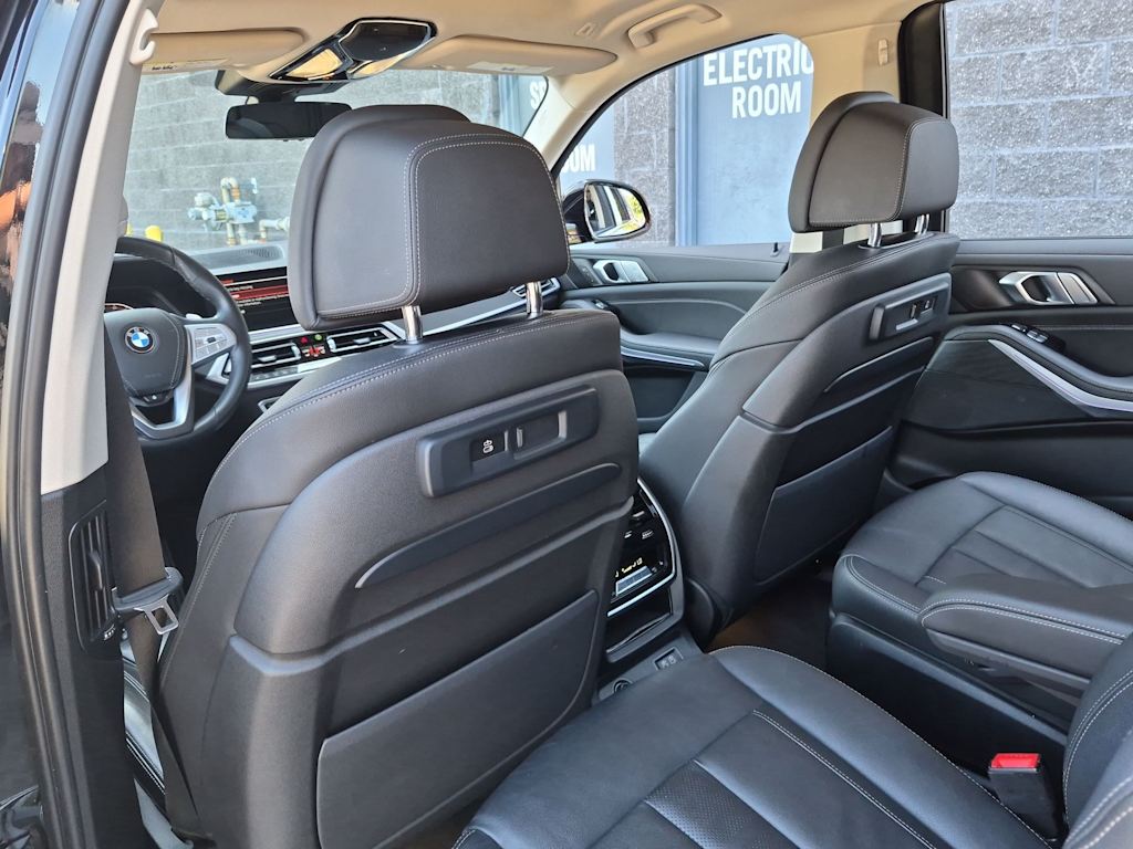 Thumbnail: 2022 BMW X7 - 11