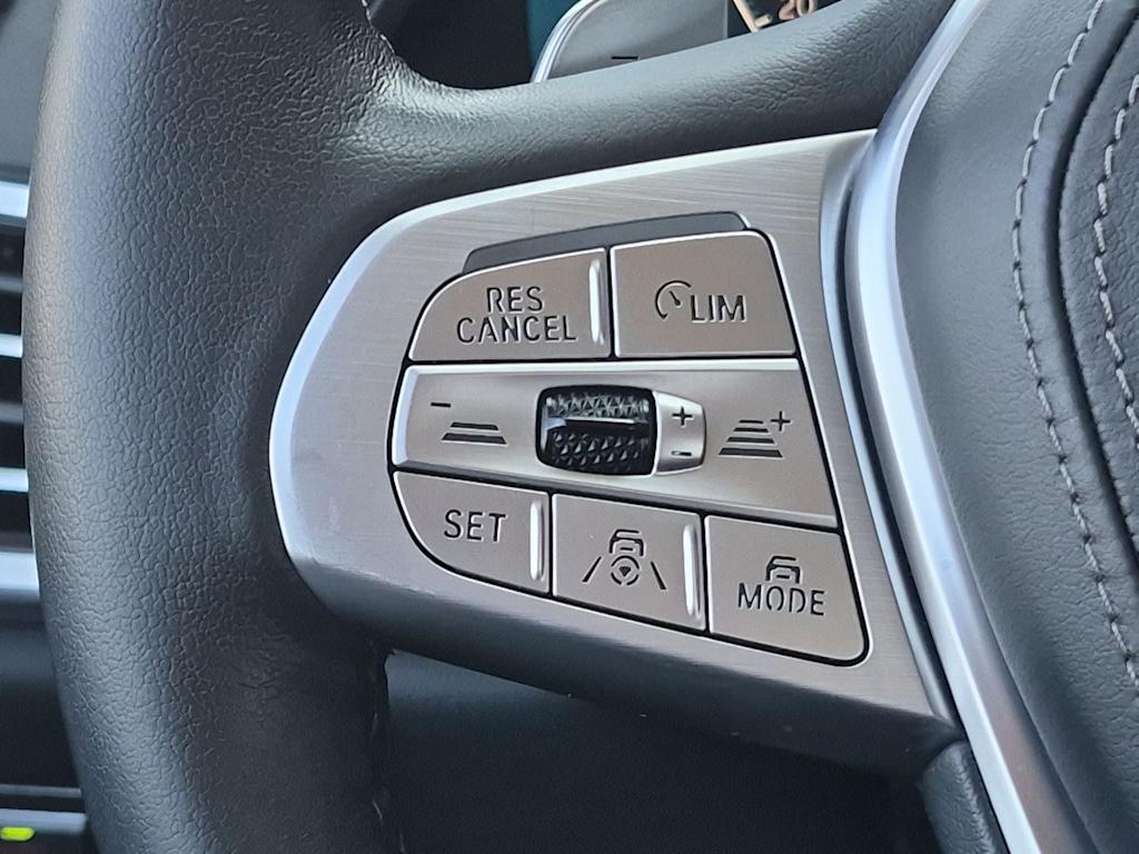 Thumbnail: 2022 BMW X7 - 27