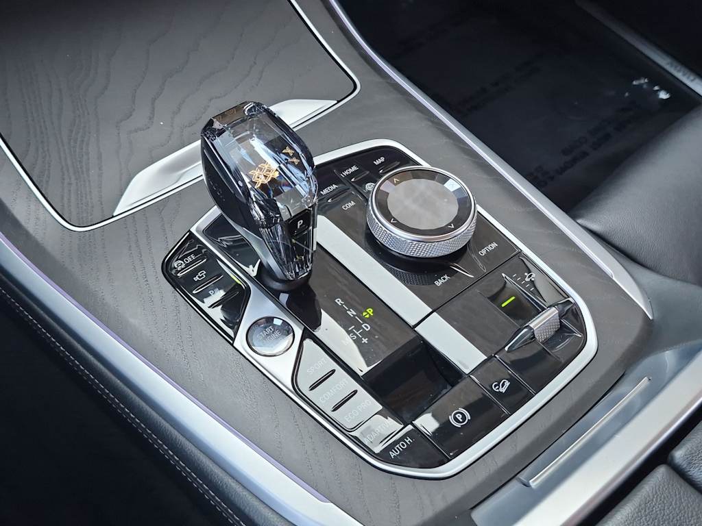 Thumbnail: 2022 BMW X7 - 14