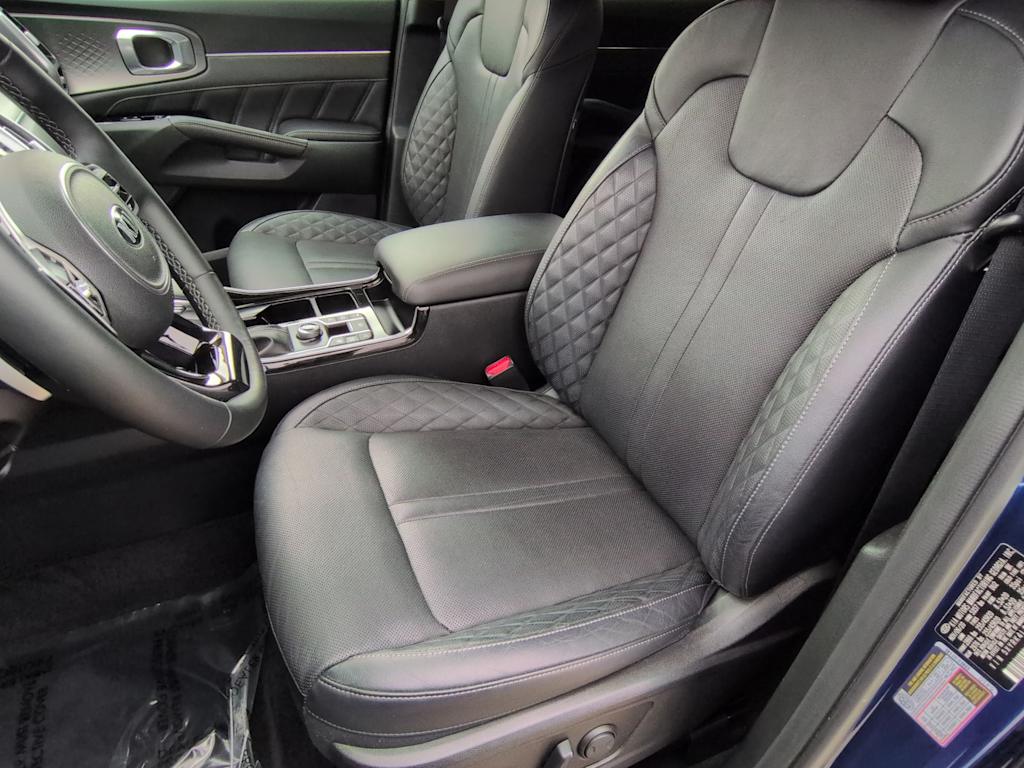 Thumbnail: 2021 Kia Sorento - 12