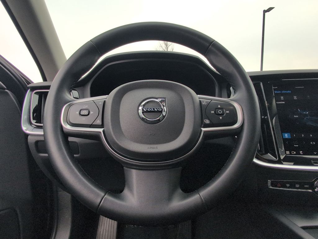 Thumbnail: 2024 Volvo S60 - 13