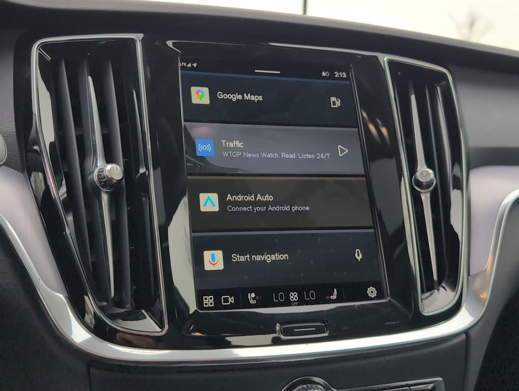 Thumbnail: 2024 Volvo S60 - 14