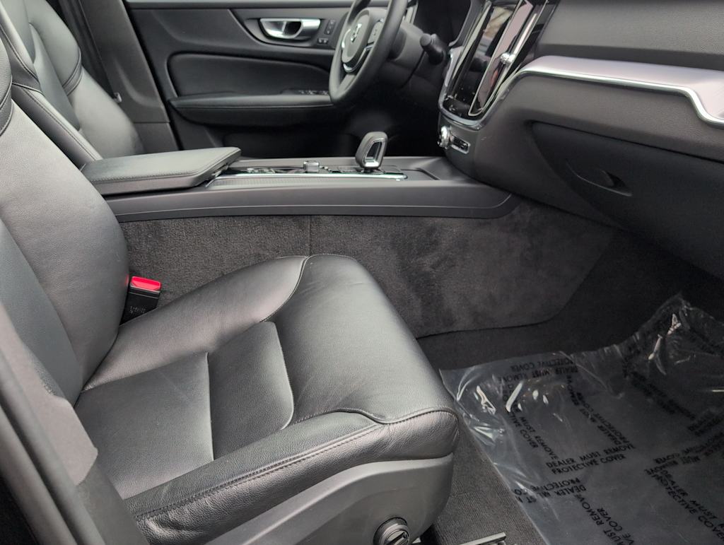 Thumbnail: 2024 Volvo S60 - 11