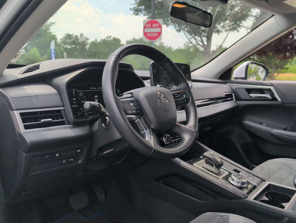 Thumbnail: 2024 Mitsubishi Outlander - 2
