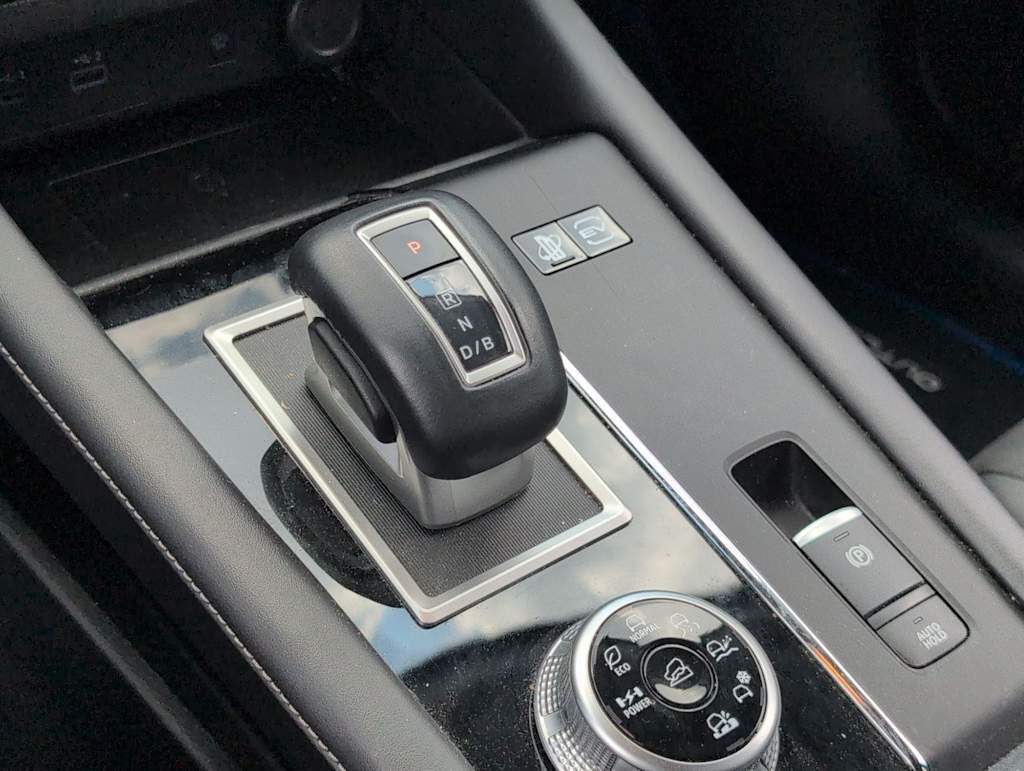 Thumbnail: 2024 Mitsubishi Outlander - 15