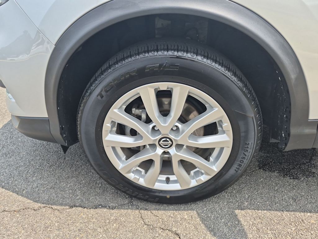 Thumbnail: 2021 Nissan Rogue Sport - 8