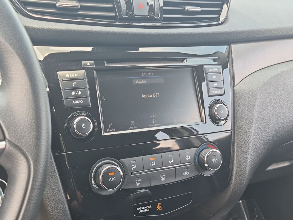 Thumbnail: 2021 Nissan Rogue Sport - 14