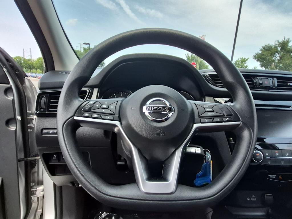 Thumbnail: 2021 Nissan Rogue Sport - 13