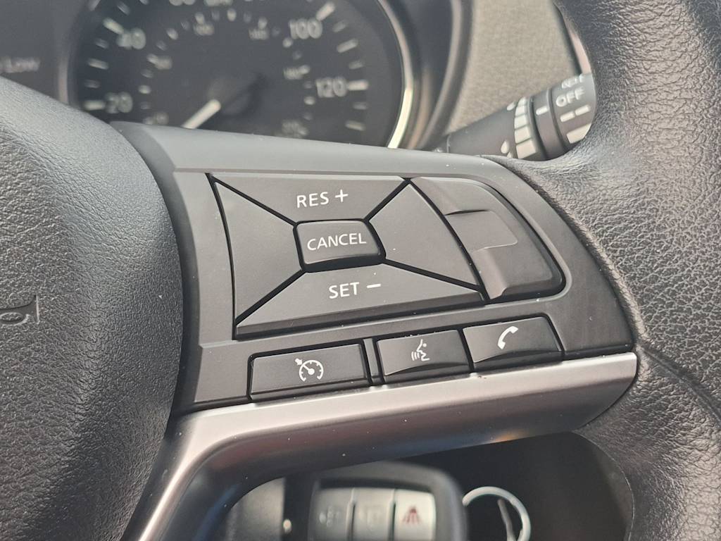 Thumbnail: 2021 Nissan Rogue Sport - 26