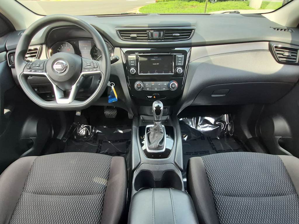 Thumbnail: 2021 Nissan Rogue Sport - 9
