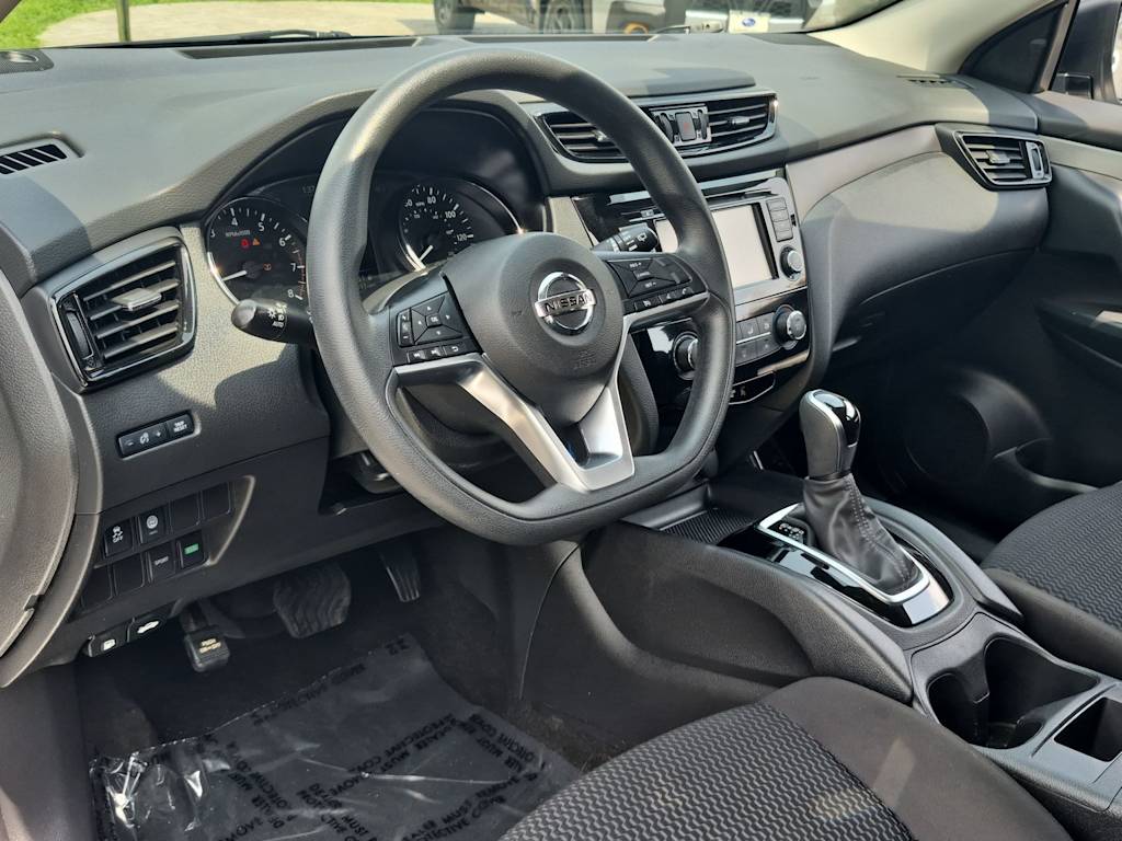 Thumbnail: 2021 Nissan Rogue Sport - 2