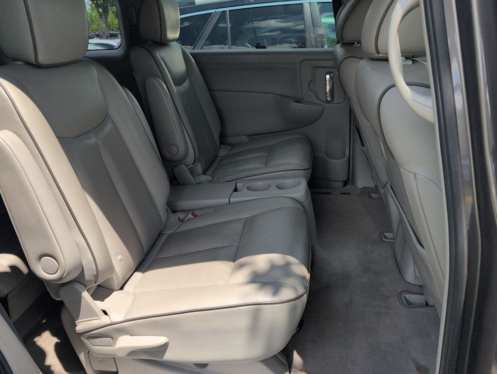 Thumbnail: 2015 Nissan Quest - 27
