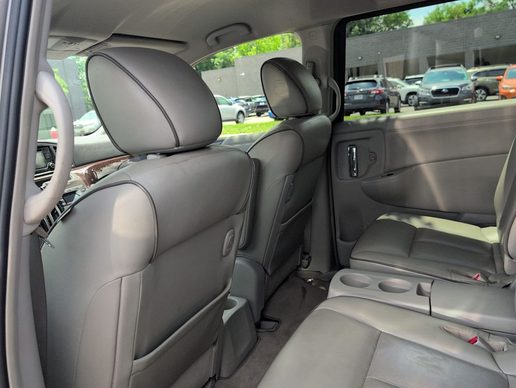 Thumbnail: 2015 Nissan Quest - 25