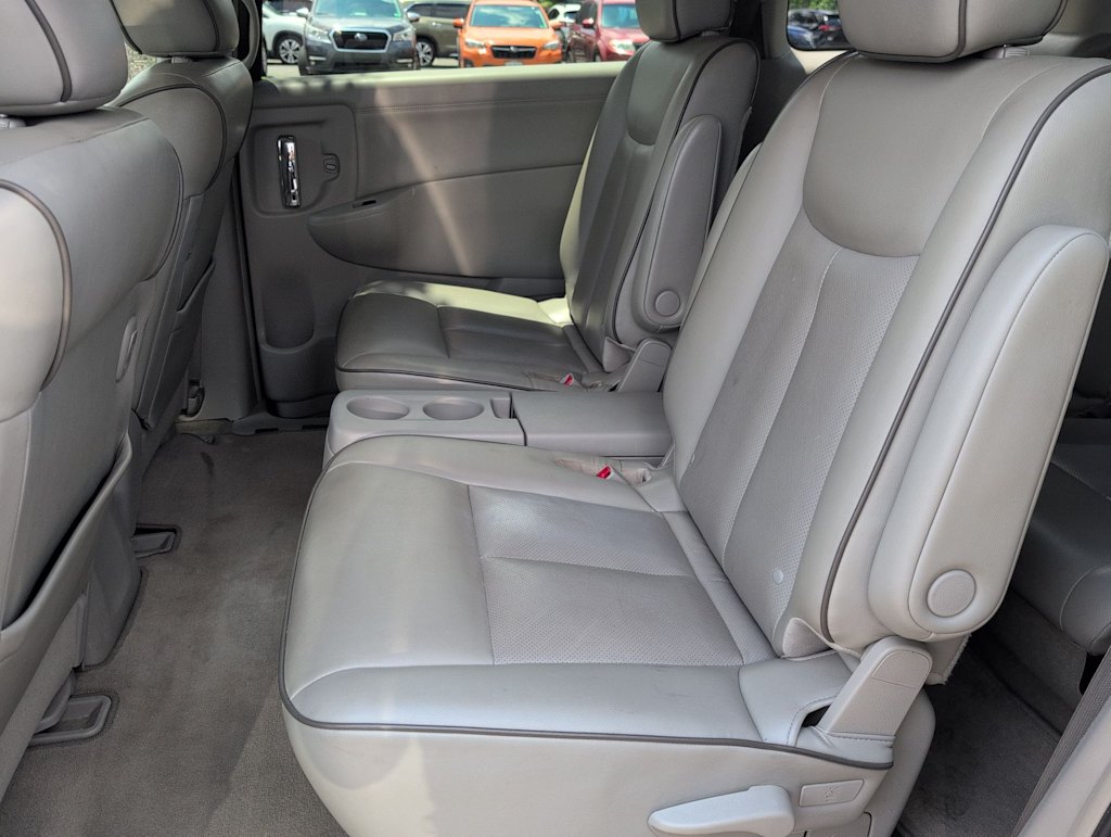 Thumbnail: 2015 Nissan Quest - 26