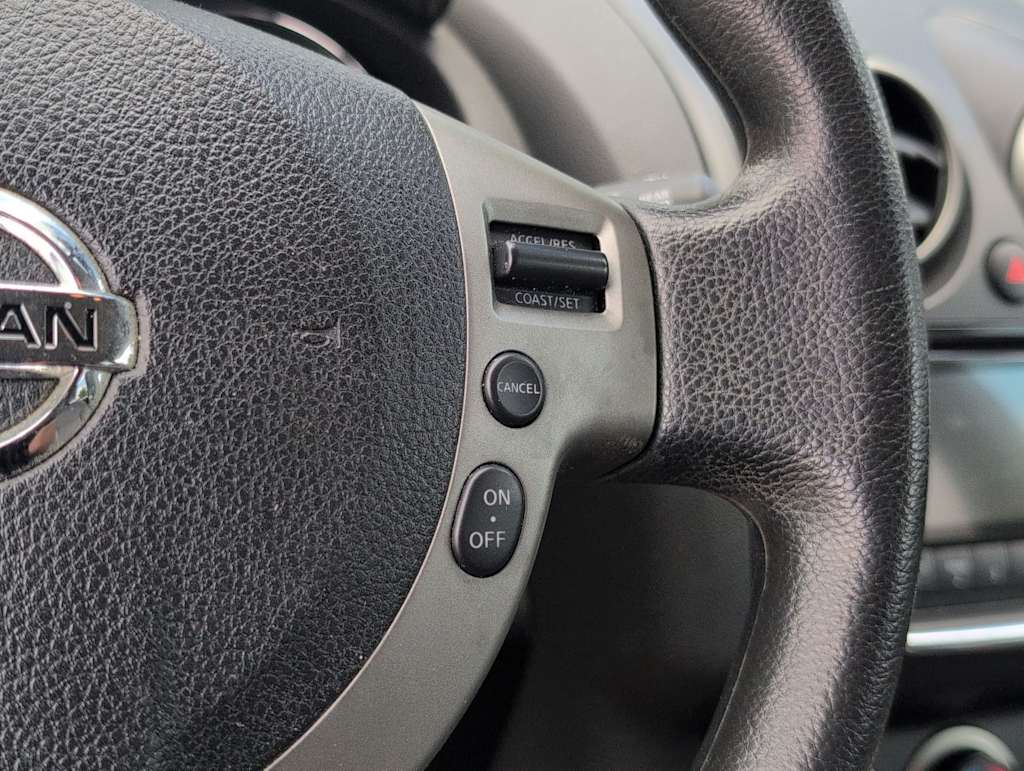 Thumbnail: 2013 Nissan Rogue - 30