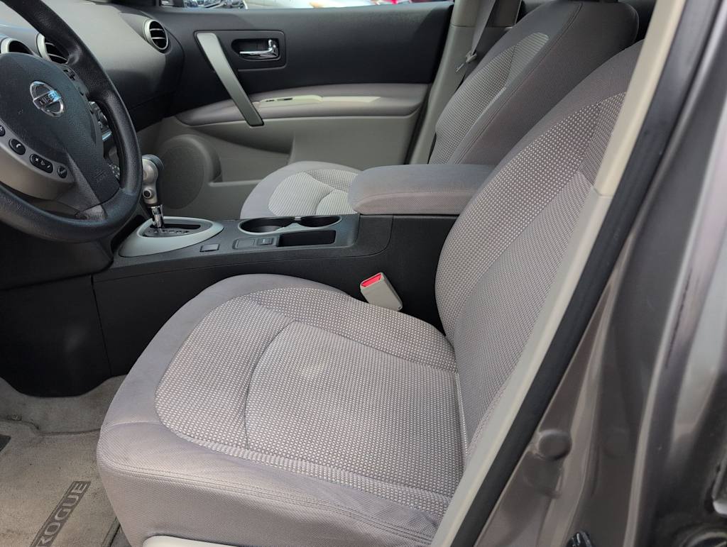 Thumbnail: 2013 Nissan Rogue - 10