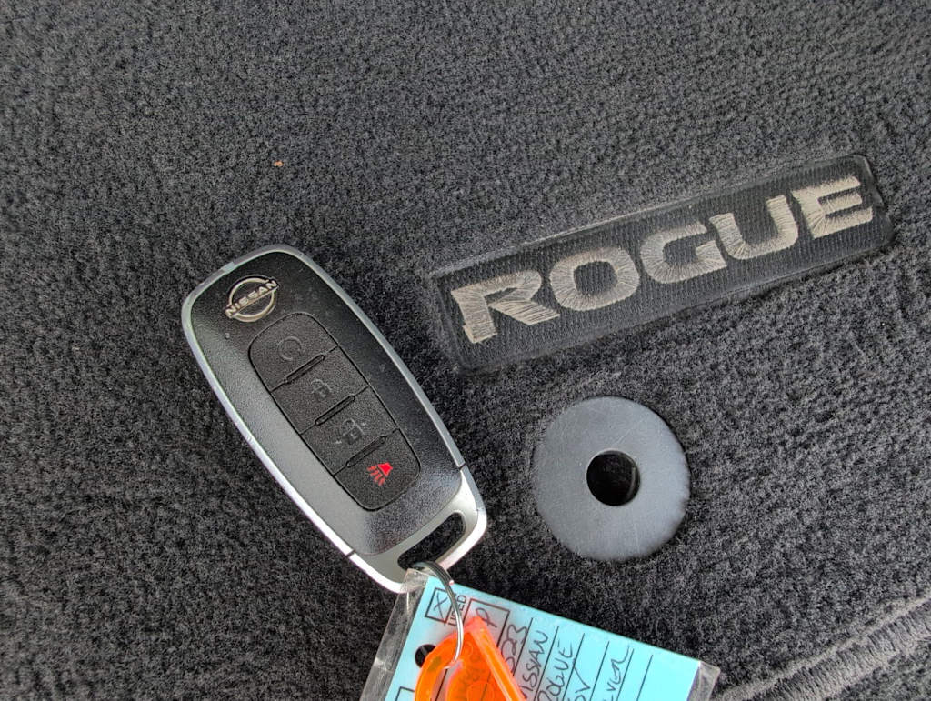Thumbnail: 2023 Nissan Rogue - 18