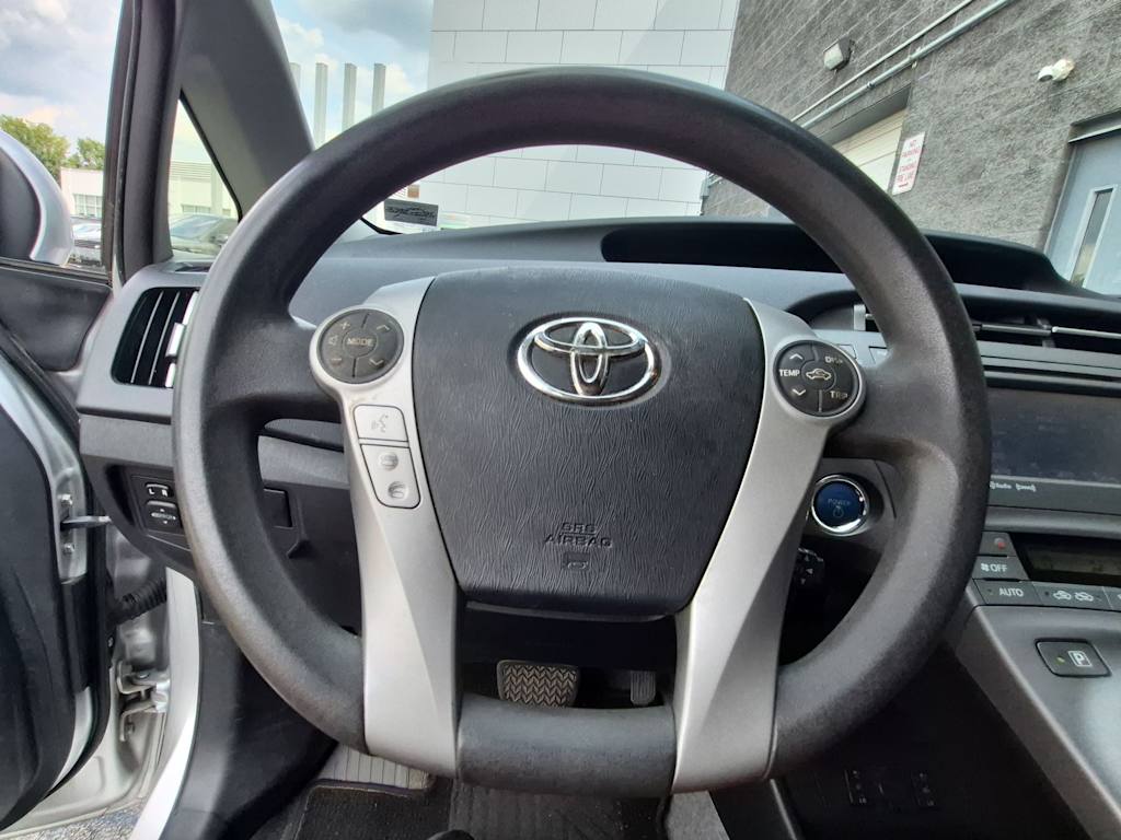 Thumbnail: 2013 Toyota Prius - 13