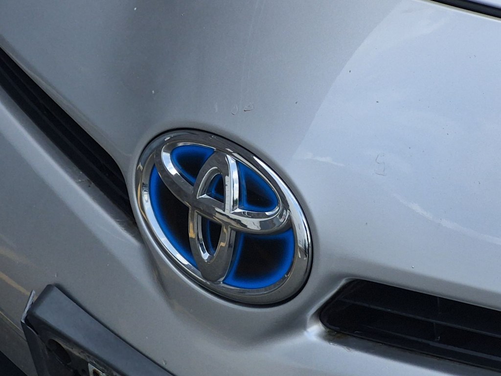 Thumbnail: 2013 Toyota Prius - 7