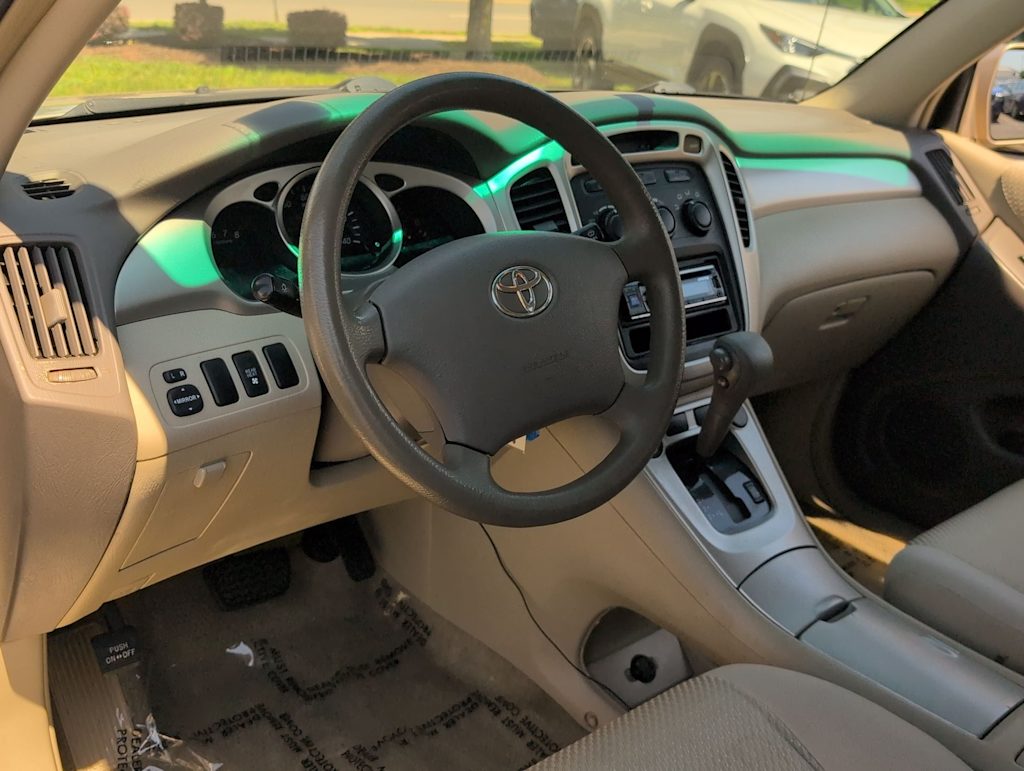 Thumbnail: 2004 Toyota Highlander - 2