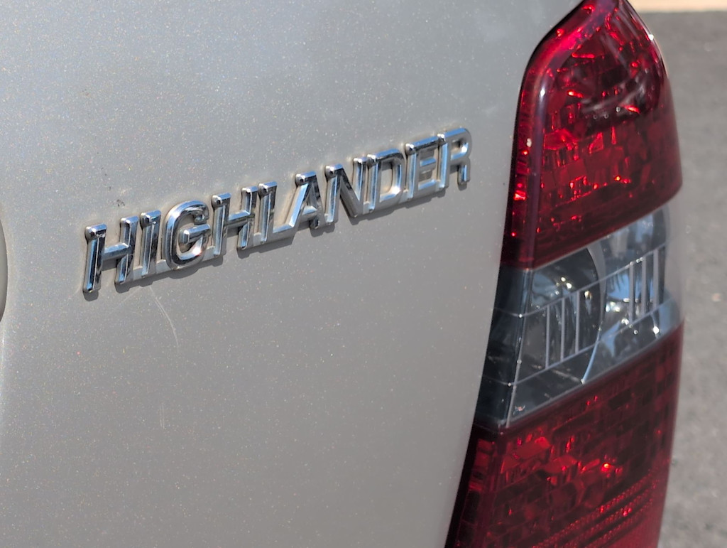 Thumbnail: 2004 Toyota Highlander - 23