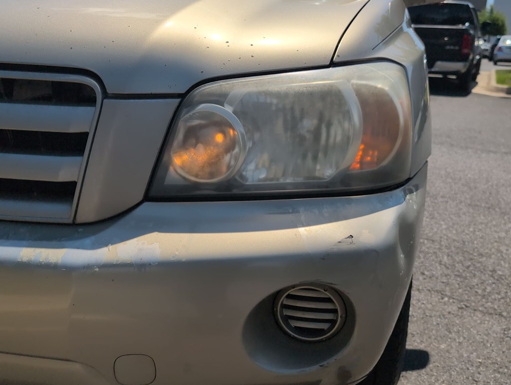 Thumbnail: 2004 Toyota Highlander - 22