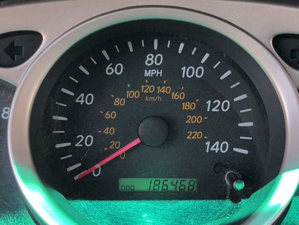Thumbnail: 2004 Toyota Highlander - 16