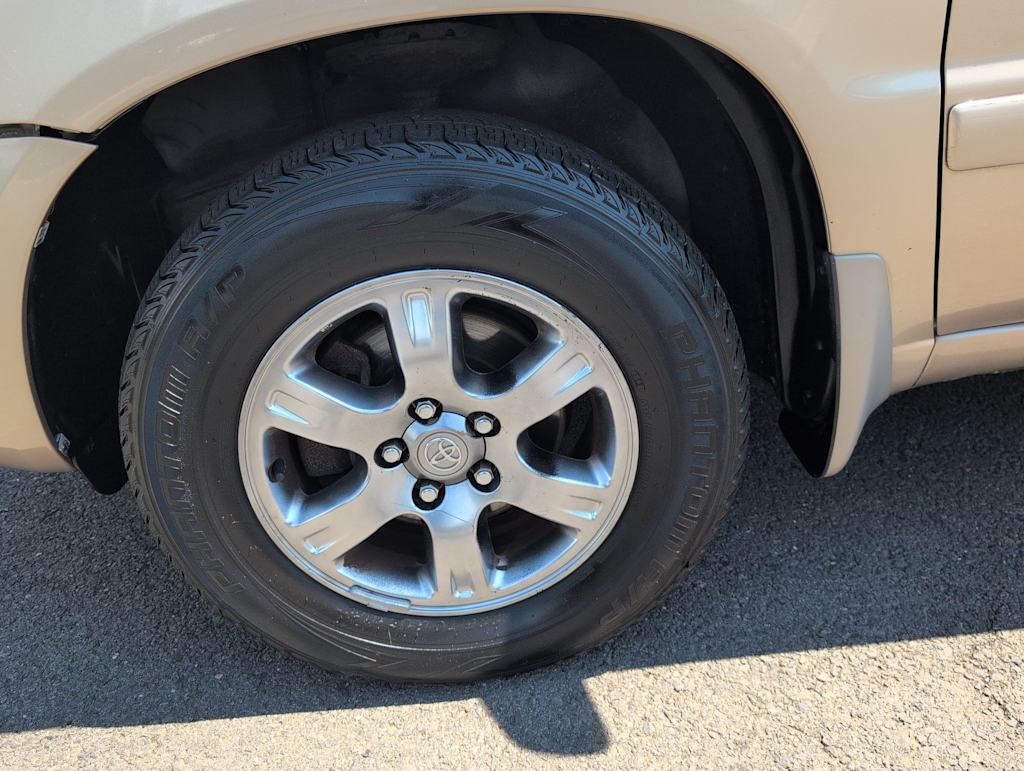 Thumbnail: 2004 Toyota Highlander - 8