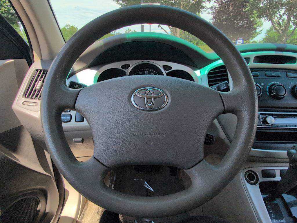 Thumbnail: 2004 Toyota Highlander - 12
