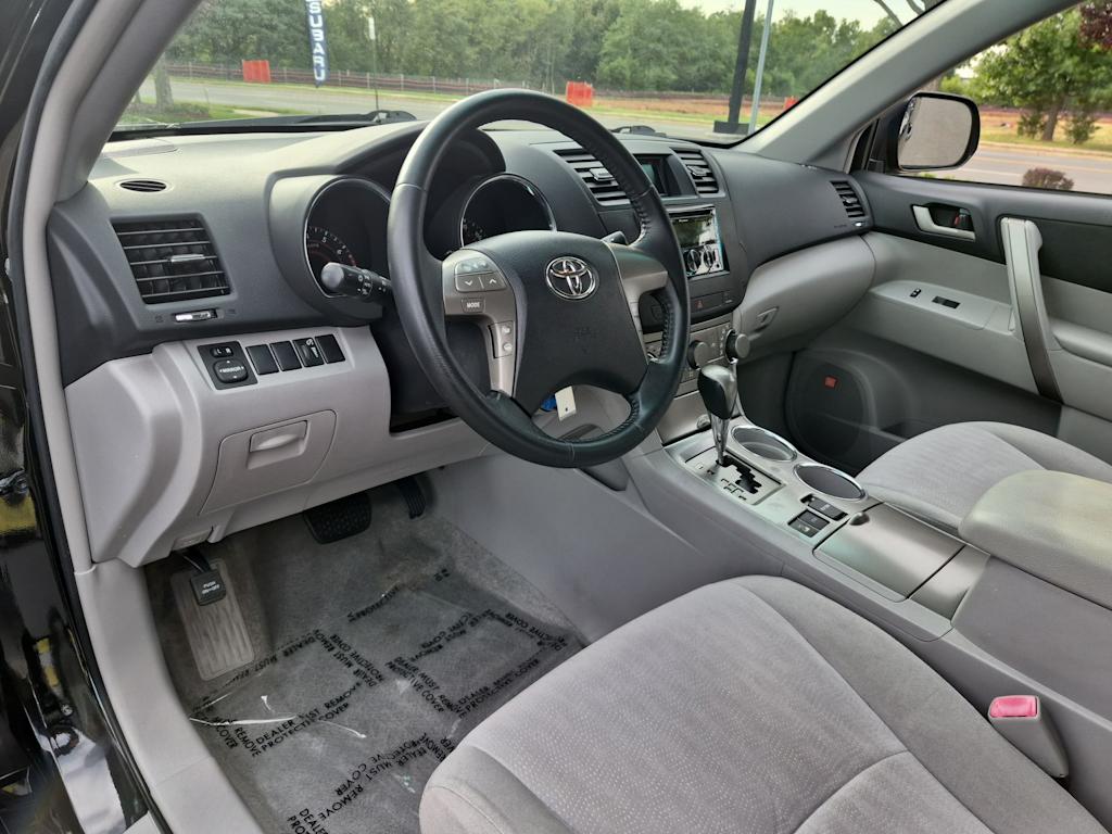 Thumbnail: 2009 Toyota Highlander - 2