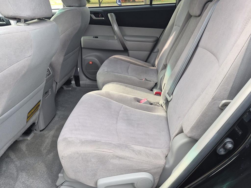 Thumbnail: 2009 Toyota Highlander - 25